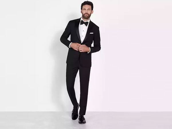 قبيل حفل زفافه ... هذه توقعات رائد لإطلالة الأمير هاري يوم السبت